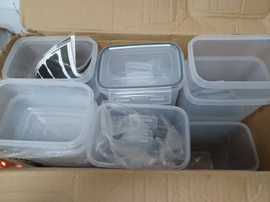 APPROXIMATELY 15 FOOD STORAGE CONTAINERS WITH LIDS ASSORTED SIZES