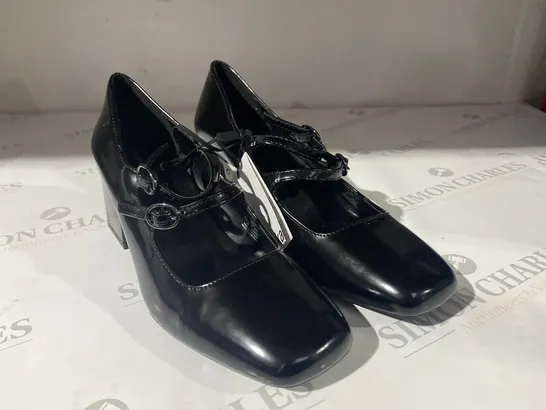 PAIR OF BERSHKA BLACK SHOES SIZE 4