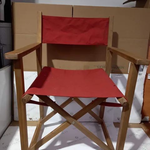 WOODEN EFFECT FOLDING CHAIR - RED