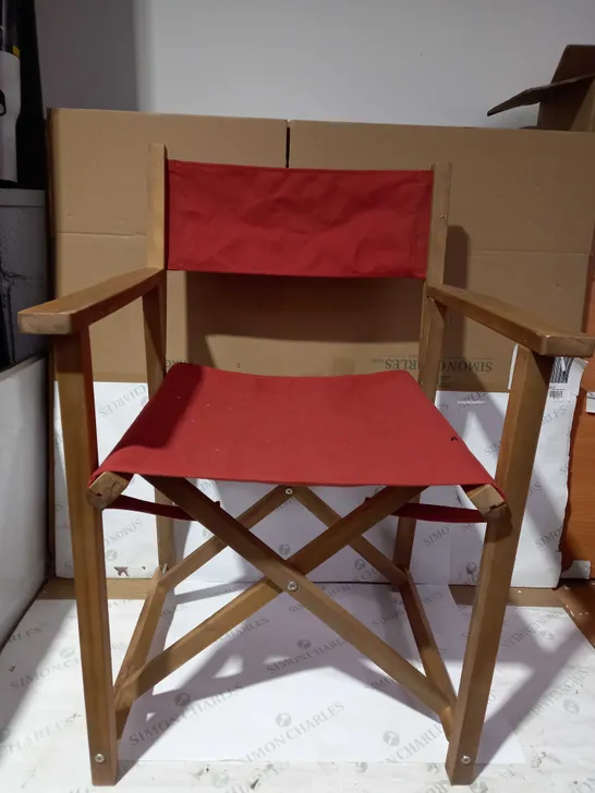 WOODEN EFFECT FOLDING CHAIR - RED