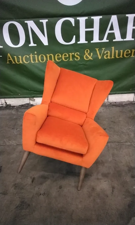 QUALITY DESIGNER LOUNGE CO ARMCHAIR IN BRIGHT ORANGE PLUSH FABRIC 