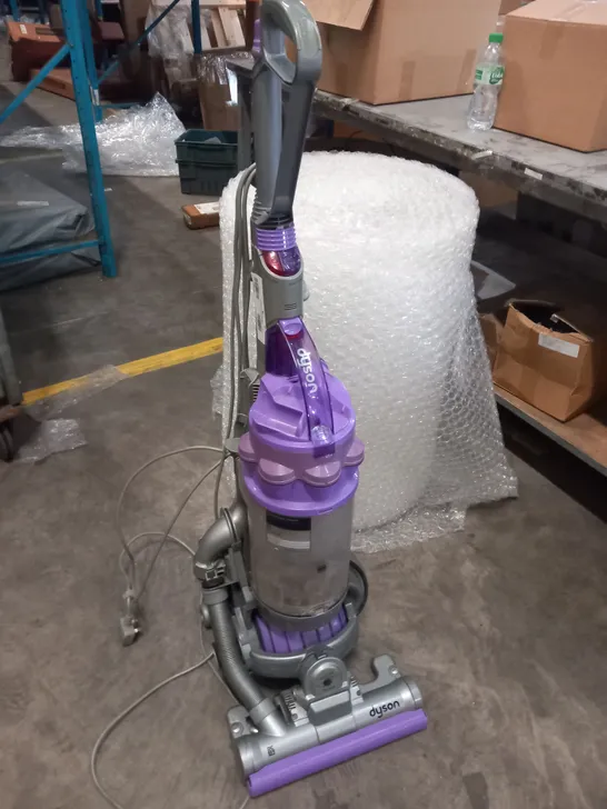 DYSON VACUUM CLEANER