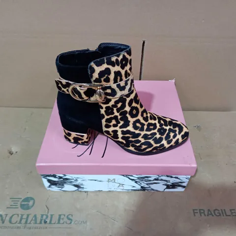 BOXED PAIR OF MODA IN PELLE LEOPARD BOOTS - SIZE 40