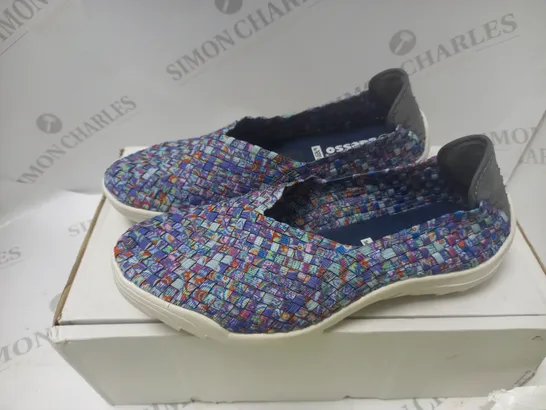 BOXED WEAVE ADESSO COLOURED SHOES - SIZE 6