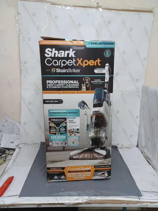 BOXED SHARK CARPET XPERT DEEP CARPET CLEANER & BUILT IN STAIN STRIKER EX200UK - COLLECTION ONLY