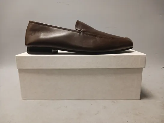 BOXED PAIR OF ARKET LOAFERS IN DARK BROWN EU SIZE 40