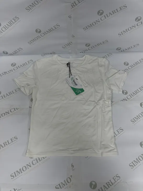 T/ALA 365 SHORT SLEEVED T SHIRT IN COCONUT MILK SIZE MEDIUM