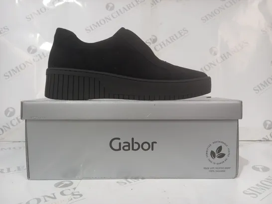 BOXED PAIR OF GABOR WONDERLAND SUEDE SHOES IN BLACK EU SIZE 37