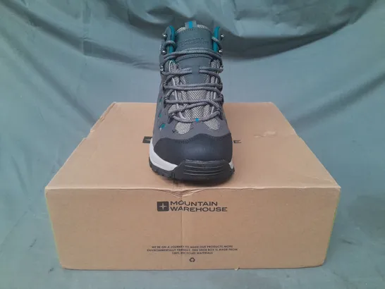 BOXED PAIR OF MOUNTAIN WAREHOUSE ADVENTURER WATERPROOF WALKING BOOTS IN GREY/BLUE UK SIZE 5