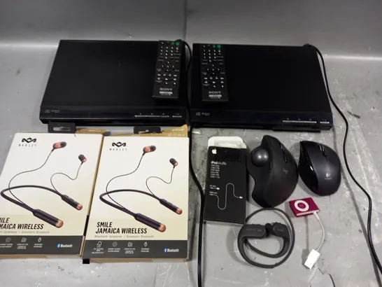 LOT OF APPROXIMATELY 20 ASSORTED TECH ITEMS TO INCLUDE SONY DVD PLAYERS, MARLEY EARPHONES AND LOGITECH MOUSES