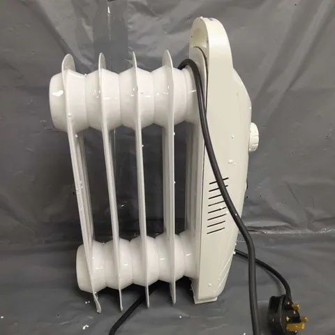 WARMLITE 650W OIL FILLED RADIATOR WHITE