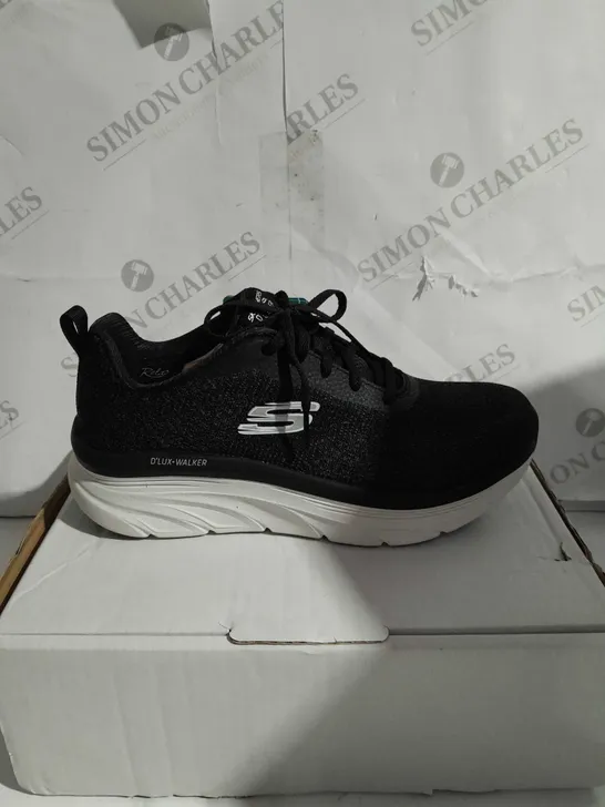 BOXED PAIR OF SKETCHER D'LUX WALKER TRAINERS IN BLACK SIZE 5.5