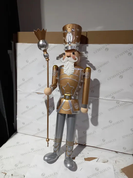 INLIT GIANT NUTCRACKER COLLETION ONLY 