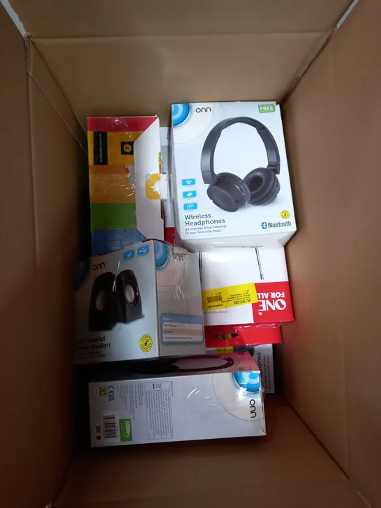 LOT OF APPROX 10 ASSORTED ELECTRICAL ITEMS TO INCLUDE HEADPHONES, USB SPEAKERS, DAB RADIO