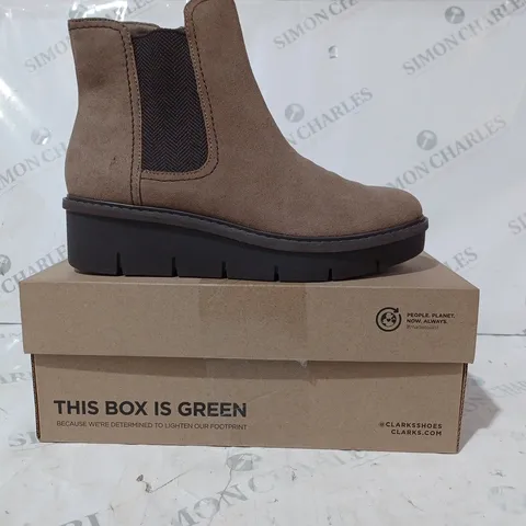 BOXED PAIR OF COLLECTION BY CLARKS AIRABELL MOVE SUEDE BOOTS IN PEBBLE COLOUR SIZE 6