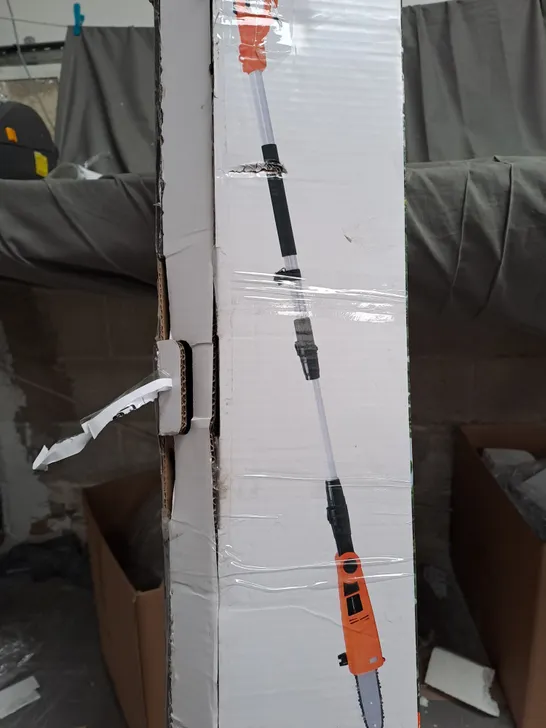 BOXED YARD FORCE 750W EXTENDABLE POLE PRUNER - COLLECTION ONLY