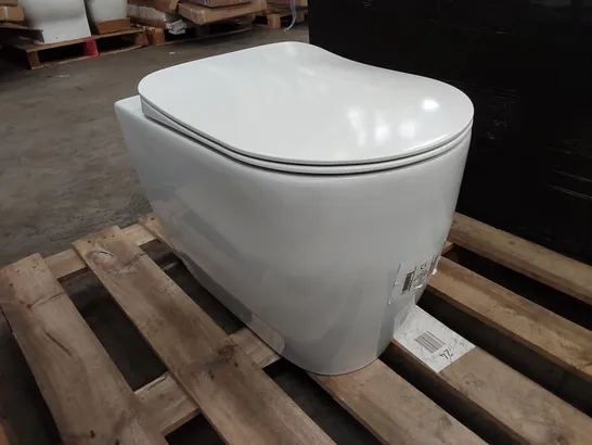 CREAVIT TOILET BASIN WITH SEAT