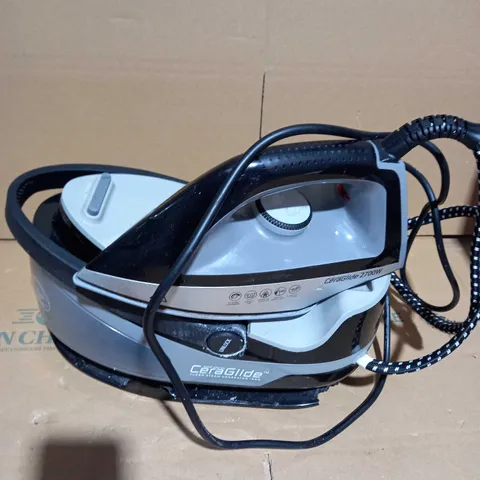 TOWER CERAGLIDE 2700W STEAM GENERATOR IRON