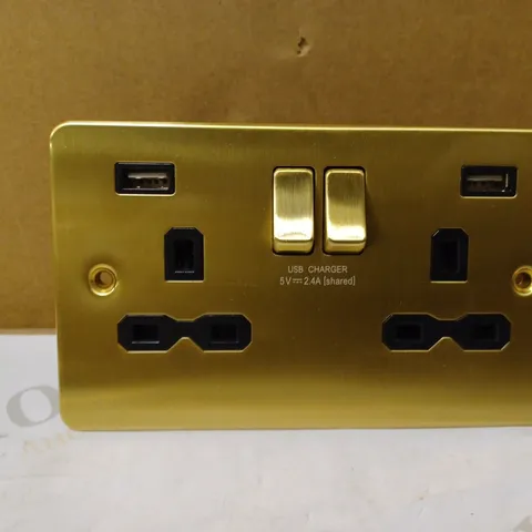 KNIGHTSBRIDGE 13A 2G SWITCHED SOCKET WITH DUAL USB