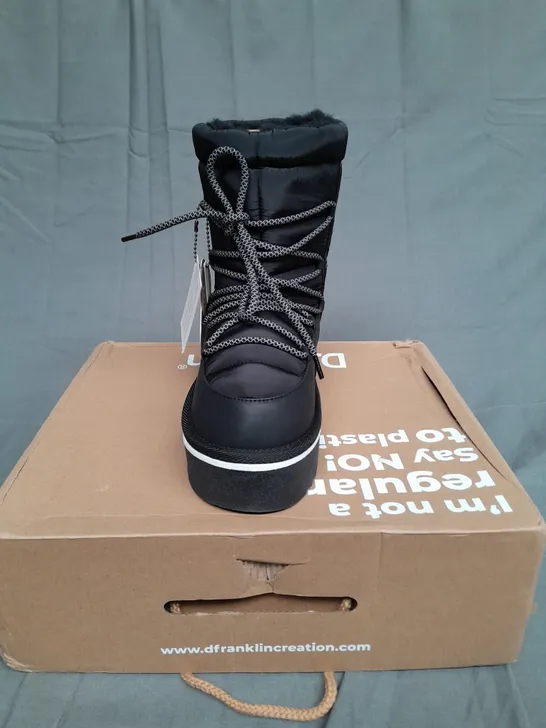 BOXED PAIR OF D.FRANKIN NORDIC BOOTS V2 BOOMB BLACK SIZE 38 