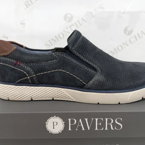 BOXED PAIR OF PAVERS SLIP ON TRAINERS IN NAVY - UK 8