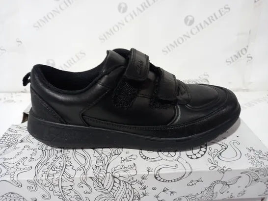 CLARKS SCAPE FLARE BLACK LEATHER KIDS SIZE 1.5