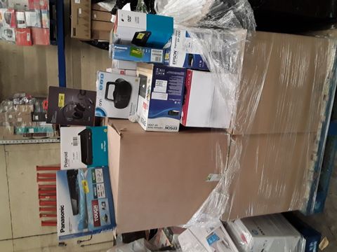 PALLET OF ASSORTED ITEMS TO INCLUDE: PANASONIC DVD PLAYER, ONN CD NOOMBOX, EPSON PRINTER ETC 