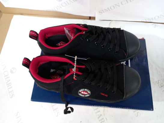 BOXED PAIR OF LEE COOPER WORKWEAR BLACK/RED SAFETY STEEL TOE SHOES - UK 3