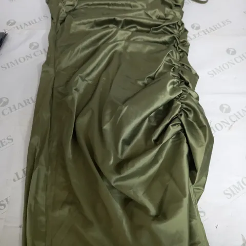 CIDER SHINNY STRECH DRESS IN GREEN - XL