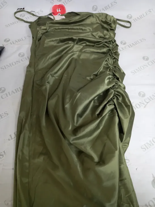 CIDER SHINNY STRECH DRESS IN GREEN - XL