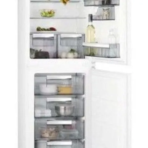 AEG 6000 SERIES INTEGRATED 50/50 FRIDGE FREEZER MODEL SCE818E6NS