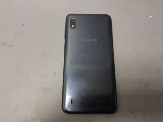 SAMSUNG GALAXY A10