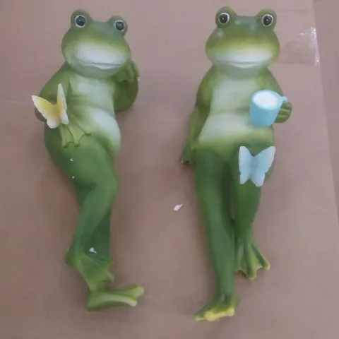 2 BOXED GARDEN RELAXED FROG ORNAMENTS