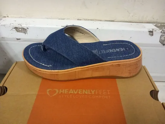 BOXED HEAVENLY FEET QUEENIE DARK DENIM SIZE 5