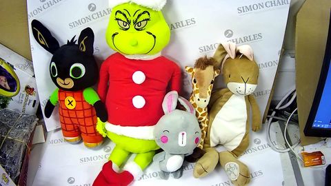 APPROXIMATELY 12 ASSORTED SOFT TOYS TO INCLUDE; BING BUNNY AND THE GRINCH