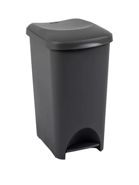 ADDIS PLASTIC FAMILY PEDAL BIN