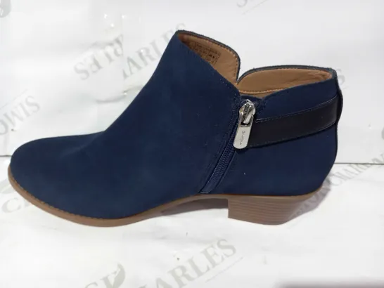 BOXED PAIR OF VIONIC MILLIE BOOTS IN BLUE UK SIZE 8