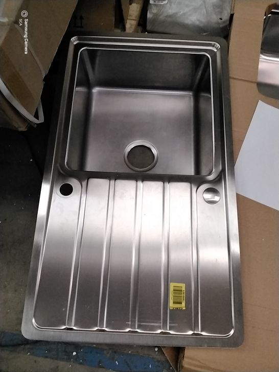 STAINLESS STEEL  BOWL SINK AND DRAINER 
