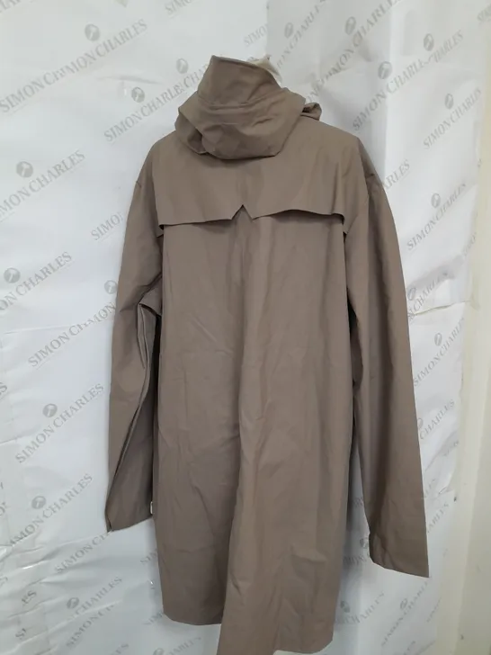 RAINS WATERPROOF LONGLINE RAINCOAT IN TAUPE SIZE M