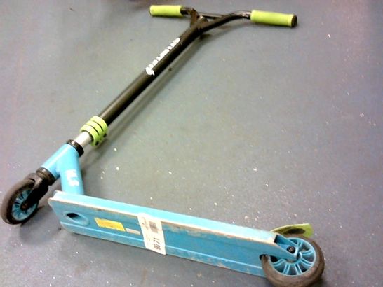 CHILDRENS STUNTED SCOOTER