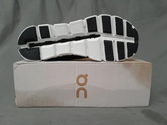 BOXED PAIR OF ON CLOUD 5 SHOES IN BLACK UK SIZE 9