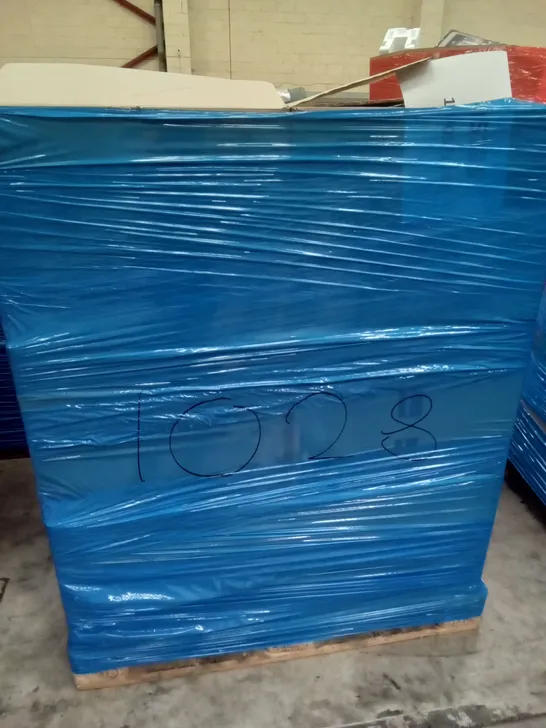 PALLET OF ASSORTED ITEMS INCLUDING FISH TYPE PROTECTIVE MASKS, FLAT BALL DISC, CHRISTMAS BAUBLE SET, LAWN EDGING, ICE CUBE MOLDS, TEETH WHITENING STRIPES 