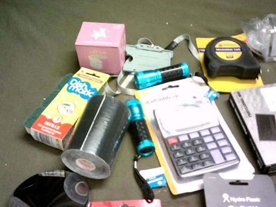 SMALL BOX OF ASSORTED ITEMS INCLUDING MINI SCALES, TAPE MEASURE, SHOWER HEAD