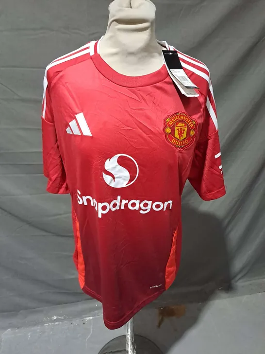 ADIDAS MANCHESTER UNITED JERSEY IN RED SIZE S