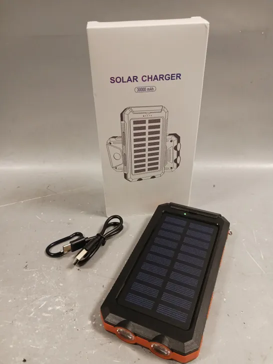 BOXED LJJ-S023 30000MAH SOLAR CHARGER 