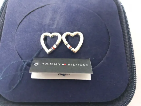 TOMMY HILFIGER HEART LOGO EARRINGS