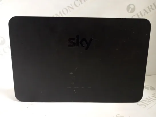 SKY Q BROADBAND HUB 4 - BLACK SR203