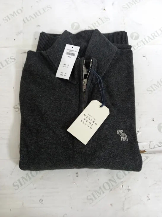 ABERCROMBIE & FITCH LIGHT BLACK QUARTER ZIP - SMALL