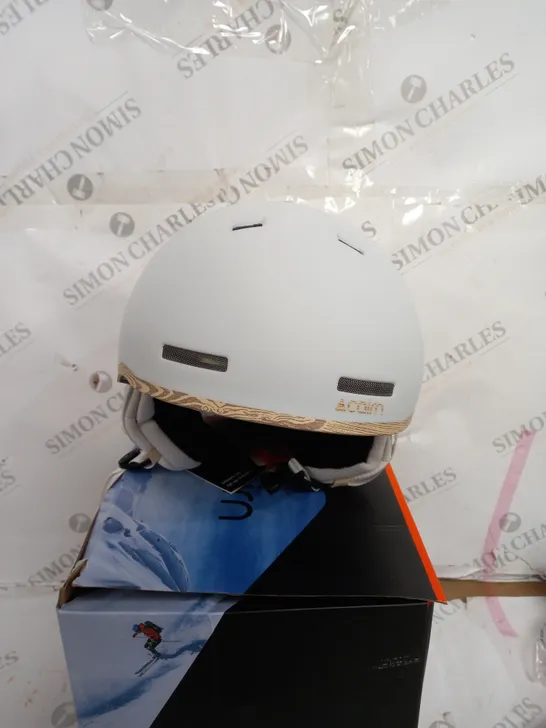 BOXED CAIRN SKI HELMET 