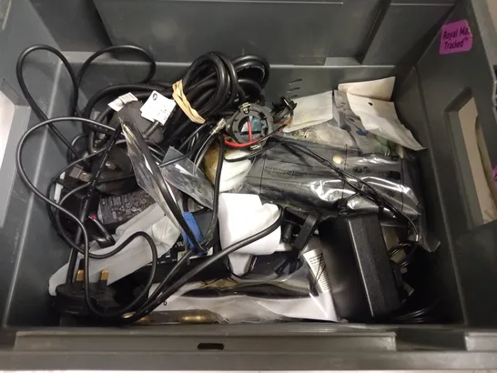 BOX OF APPROX 10 ASSORTED POWER CABLES AND WIRES FOR VARIOUS ITEMS 